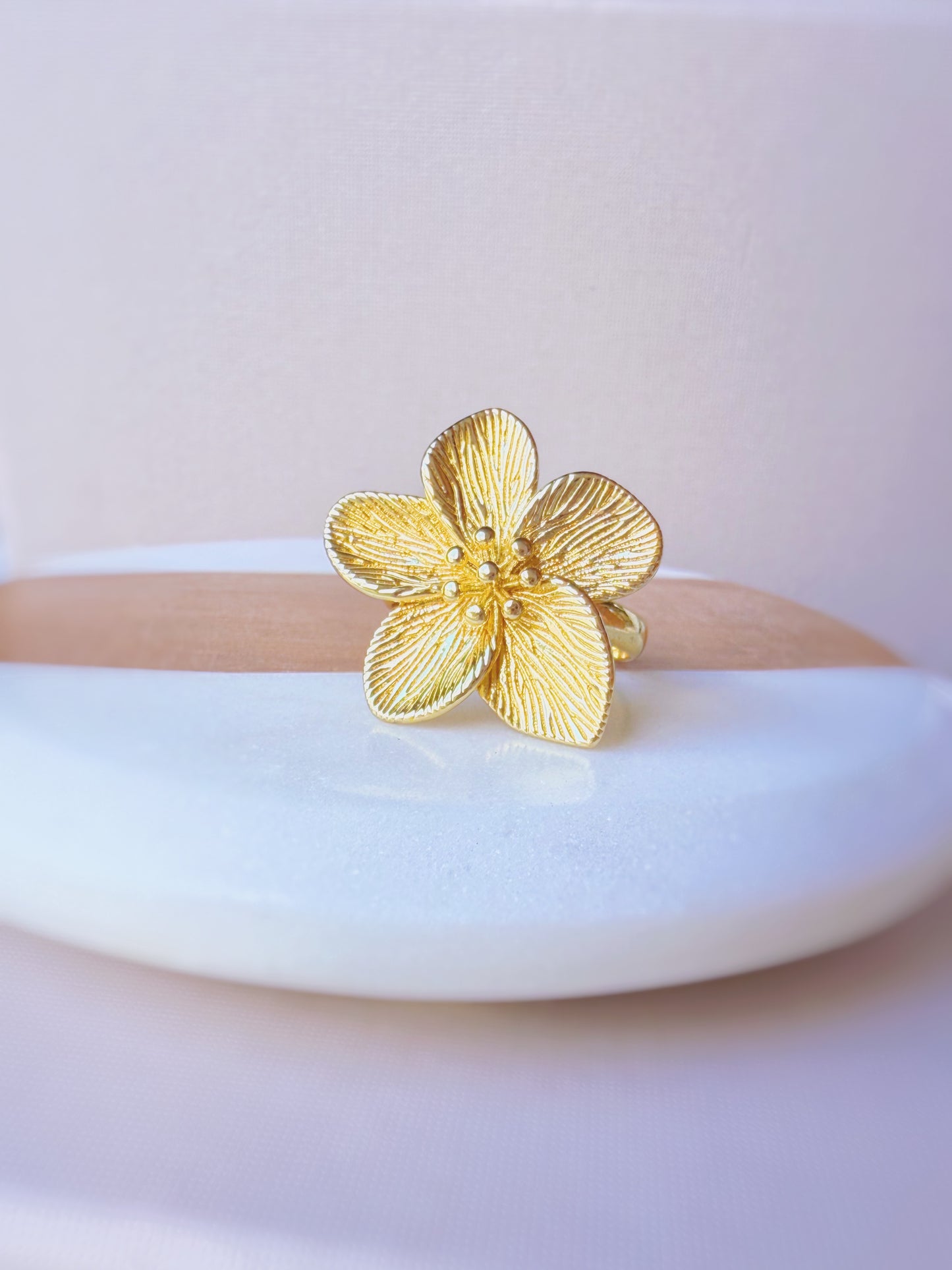 GOLD FLOWER RING