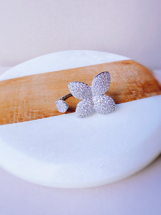 GLAM SILVER FLOWER RING