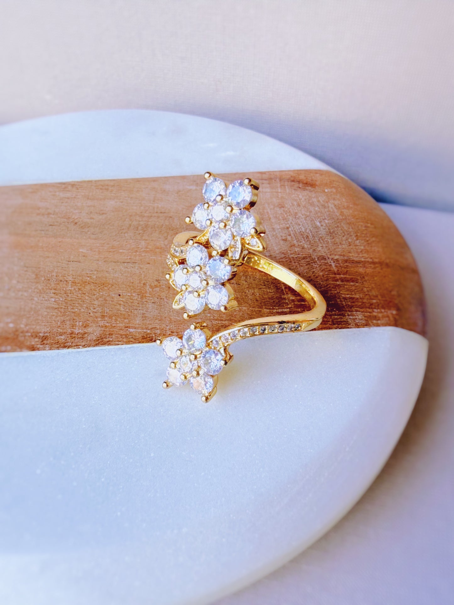 FLOWER TRIO RING