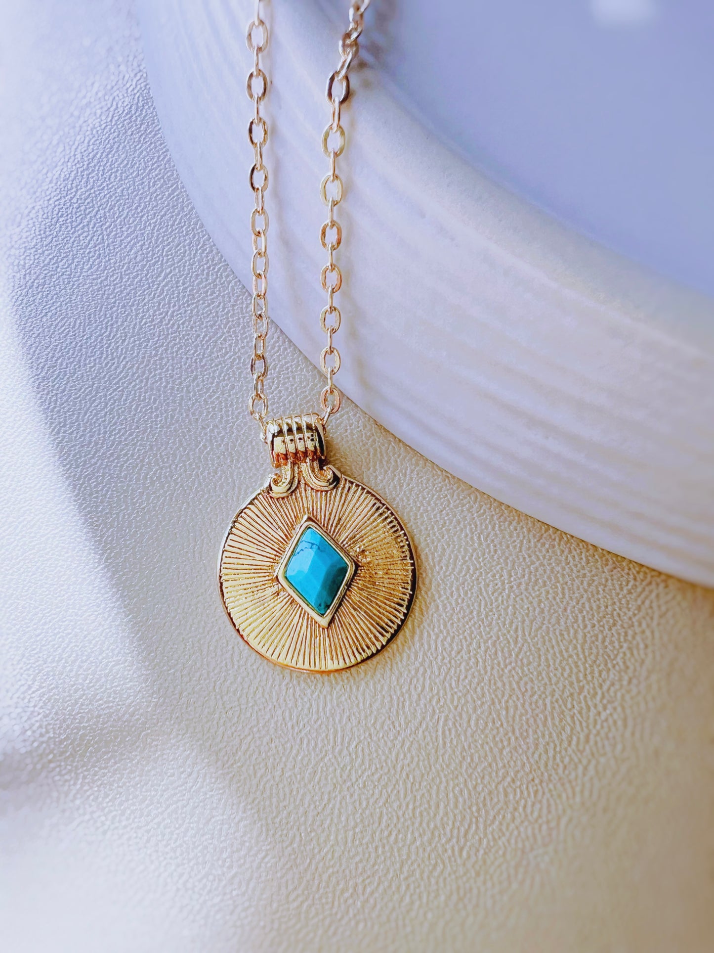 MEDALLION TURQUOISE