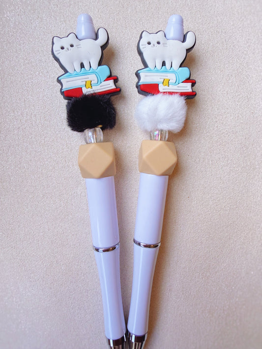 DECORATIVE PEN ~ Cat and books