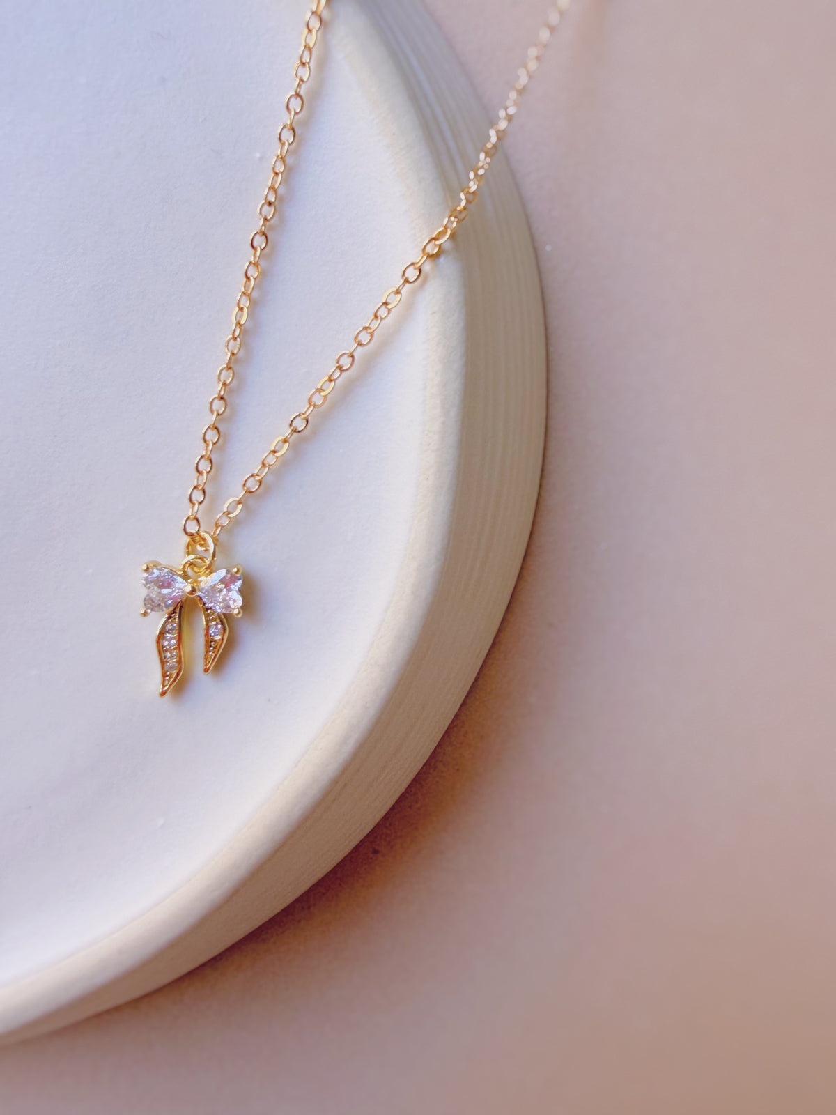 GLAM BOW