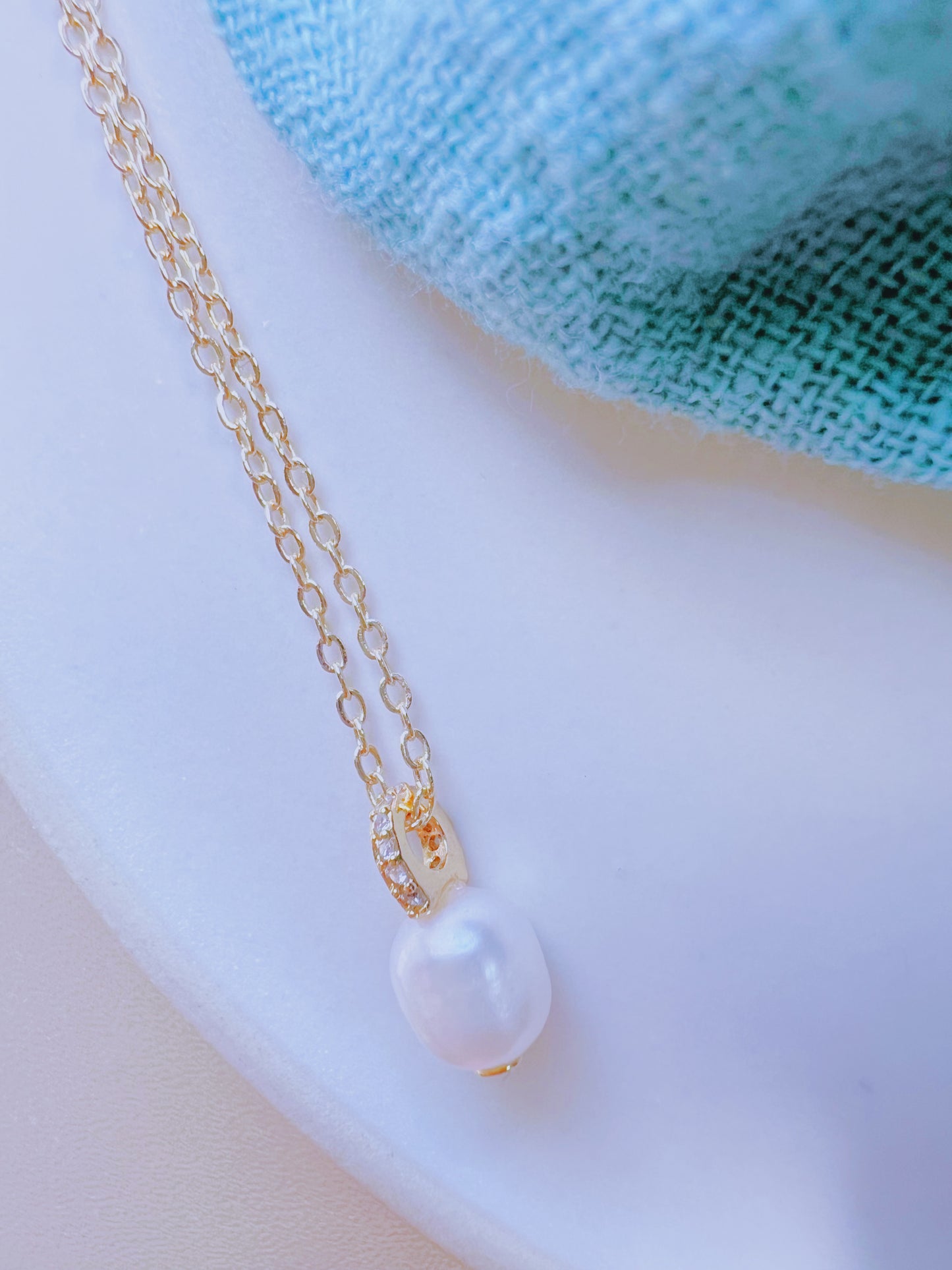 DAINTY WHITE PEARL