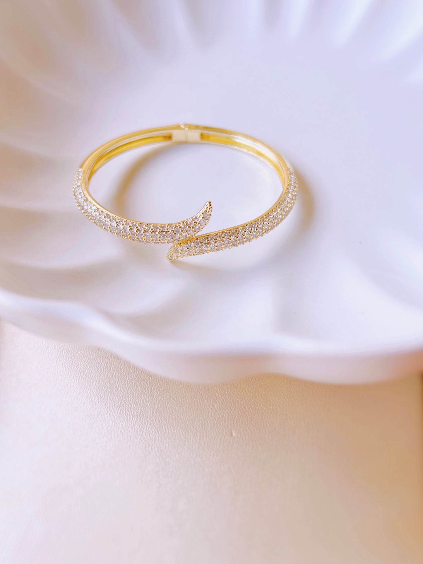 GOLD CUFF