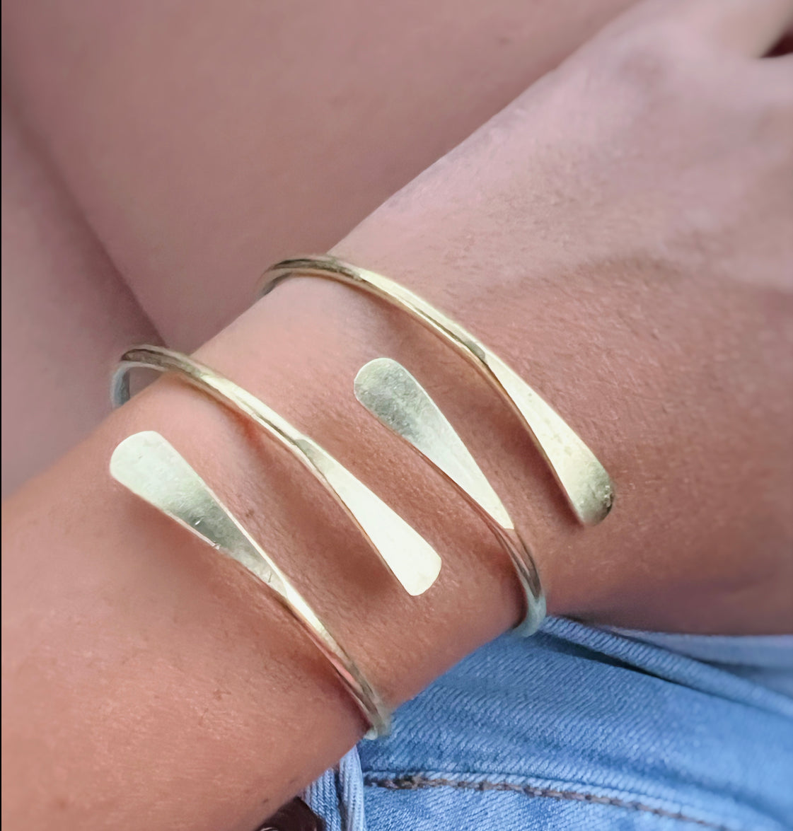 GOLD BANGLE