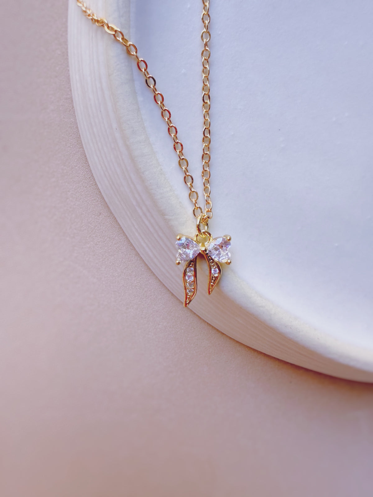 GLAM BOW