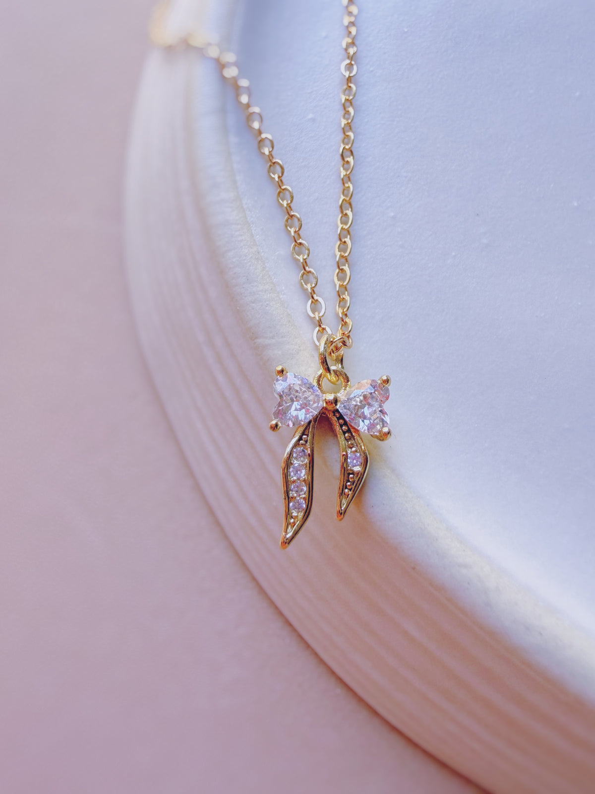 GLAM BOW