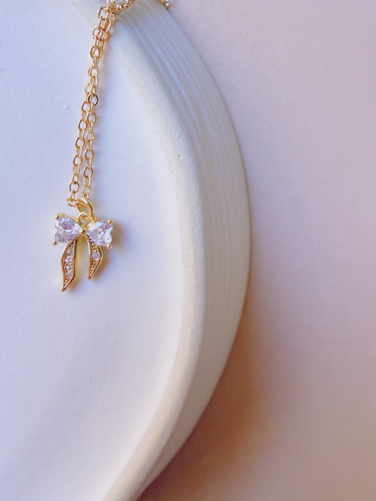 GLAM BOW